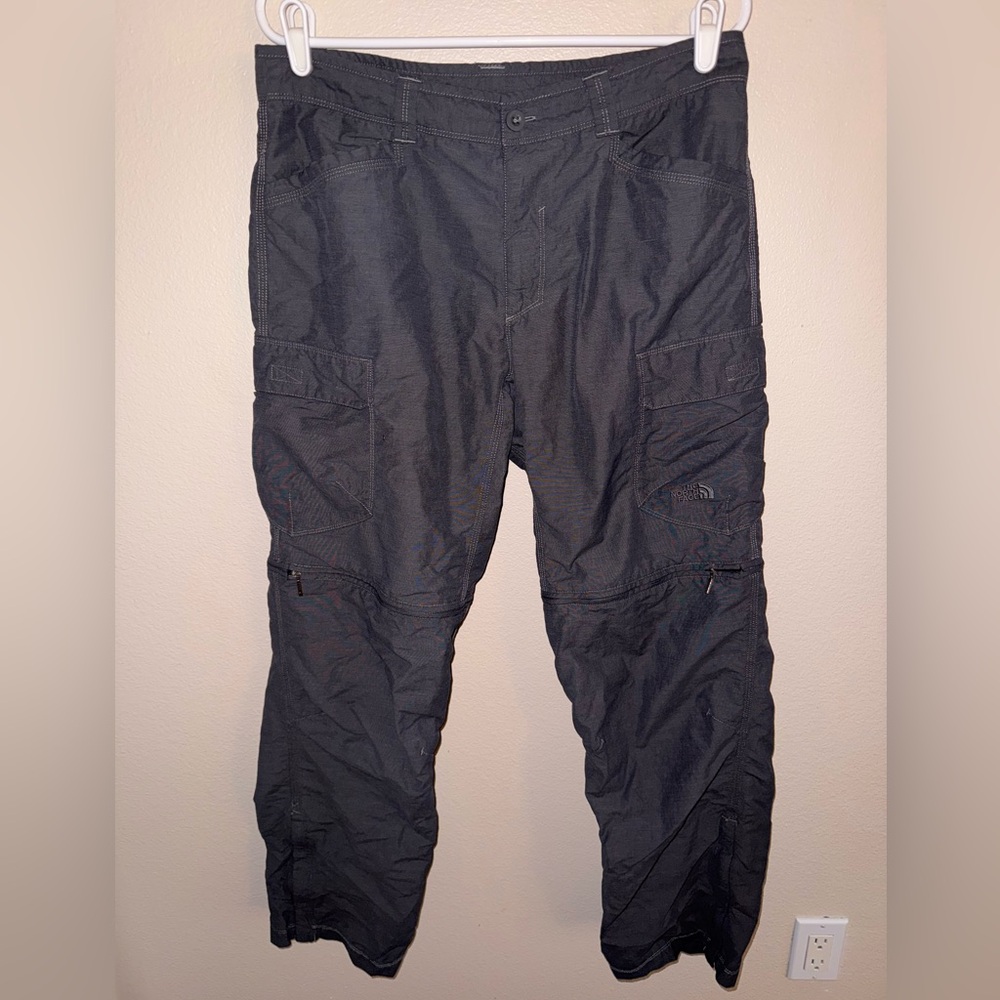 The‎ North Face Charcoal Gray Men’s Cargo Pants that Zip Into Shorts size 34
